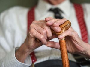 Supporting image for story: Elderly warned of shopping scammers