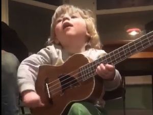 Supporting image for story: Cum on feel the noize: Noddy Holder's grandson shows musical talent in viral video