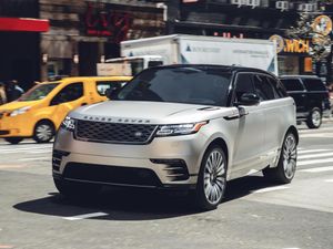 Supporting image for story: Strong China sales buoy Jaguar Land Rover's July figures