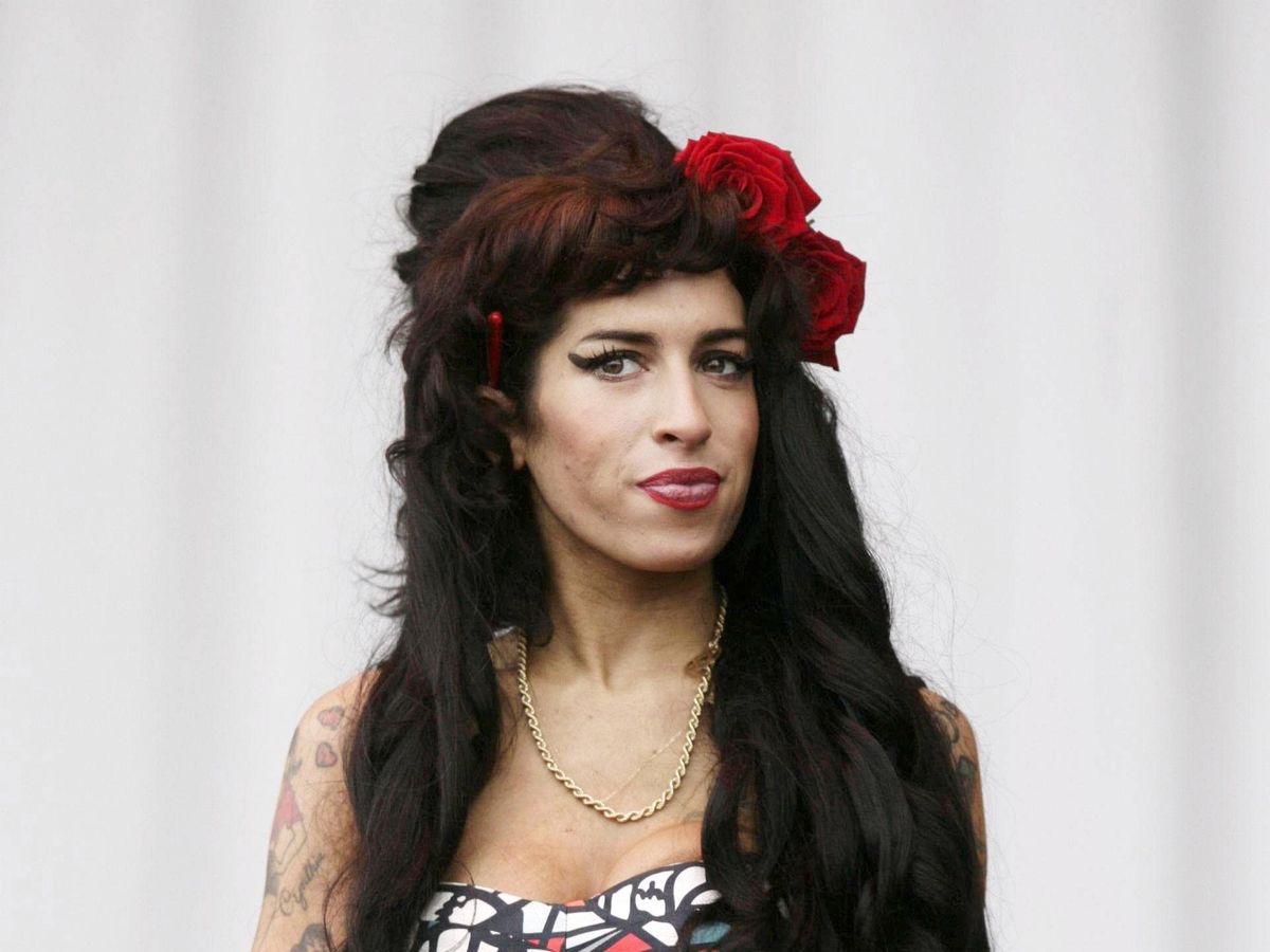 Amy Winehouse&rsquo;s friend refused money to make legal action &lsquo;go away&rsquo;, court told
