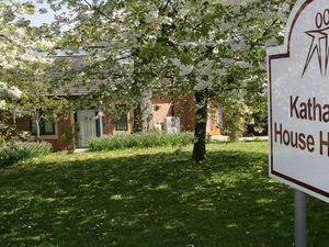 Supporting image for story: Central heating company donates £1,000 to Stafford hospice for heating bills