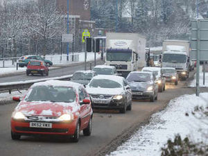 Supporting image for story: Fog and ice cause chaos for commuters