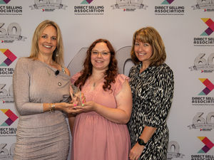 Jess Muxlow (centre) with Susannah Schofield OBE, Director General of the Direct Selling Association (left) and Michelle McWhinnie, Operations Director, Usborne Community Partnerships (right)