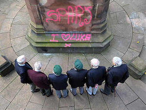 Supporting image for story: Vandals attack city war memorial