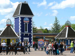 Supporting image for story: Worker injured at Alton Towers - investigation launched