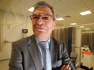 Supporting image for story: Hospital boss tells of cancer impact fears over lockdown