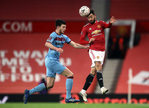 West Ham United's Declan Rice (left) and Manchester United's Bruno Fernandes