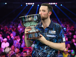 Supporting image for story: Luke Humphries lands Grand Slam title in style in Wolverhampton 