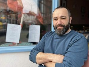 Supporting image for story: Father's pizza venture giving slice of takings to hospice which helped his son in his last months