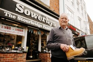 DUDLEY COPYRIGHT NATIONAL WORLD JAMIE RICKETTS 15/04/2025 - EXPRESS & STAR - Clive Sowerby, owner of Sowerbys Shoes in Stourbridge is shutting up shop after 100 years and going online and slowly retiring.