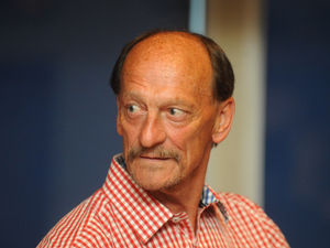 Supporting image for story: Wolves legend Kenny Hibbitt: Abandon Project Restart