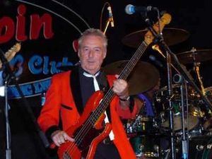 Supporting image for story: Tartan-clad fans roll back the years for gig