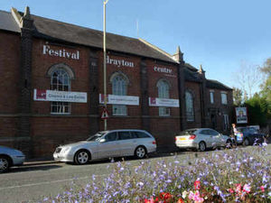 Supporting image for story: Murder mystery from acclaimed playwright at Festival Drayton Centre