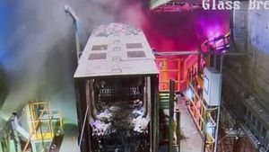 The moment a fire began at Aldridge Materials Recovery Facility in Walsall, West Midlands - suspected to be caused by a discarded vape.