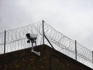 Supporting image for story: Early prisoner release to be extended to 70 days – report