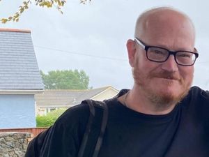 Supporting image for story: Man died weeks after falling down escalator in ‘very sad accident’, police say