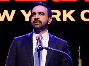 Supporting image for story: Khan says New York has followed London in choosing hope by making Mamdani mayor