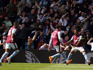 Supporting image for story: Unai Emery thanks Aston Villa fans after crucial win against Tottenham
