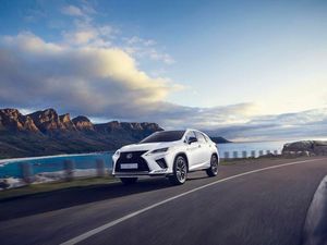 Supporting image for story: Updated Lexus RX breaks cover with styling tweaks and improved technology