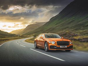 Supporting image for story: Bentley expands Flying Spur range with new performance-focused Speed