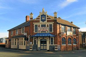 Supporting image for story: Review: Mad O'Rourkes Pie Factory, Tipton