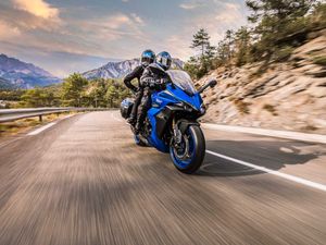 Supporting image for story: Suzuki unveils new GSX-S1000GT