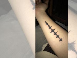 Supporting image for story: Teenager has his late dad’s laugh inked on to his arm as soundwave tattoo