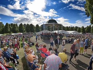 Supporting image for story: Smiles for super Shrewsbury Flower Show finale