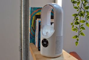 The chamber can also be filled with water for a humidifying effect