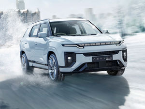 Supporting image for story: KGM Torres and Actyon now available with hybrid power