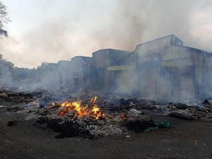 Supporting image for story: Commercial unit 'severely damaged' in fire