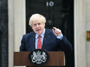 Prime Minister Boris Johnson makes a statement outside 10 Downing Street as he resumes working after spending two weeks recovering from Covid-19