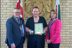 Rhayader Carnival Committee were awarded with a silver kite award by the Chairman of Powys County Council, Councillor William Powell watched by Councillor Angela Davies
