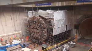 HS2 -125-tonne cutterhead of TBM Elizabeth is lifted out of the Washwood Heath portal in Birmingham.
