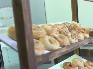 Supporting image for story: Apple adds cream cheese to its plain bagel emoji following outcry