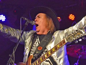 Supporting image for story: 'Slade and Christmas is like mince pies and Christmas': Black Country rocker Dave Hill ready for festive tour