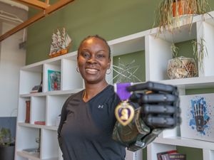 Supporting image for story: US veteran becomes first to get new bionic arm designed by UK firm