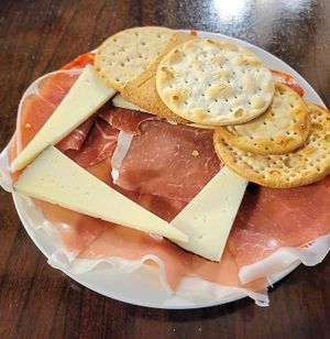 Crackers with cheese and ham