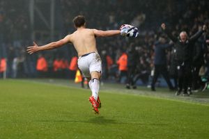 Supporting image for story: West Brom 2 Sheffield Wednesday 1: Drama with Molumby hero and Bartley dismissed in late win