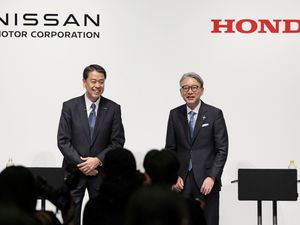 Supporting image for story: Japanese car giants Honda and Nissan announce merger plans