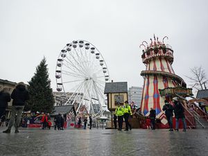 Supporting image for story: Nottingham Christmas market closed after social distancing criticisms