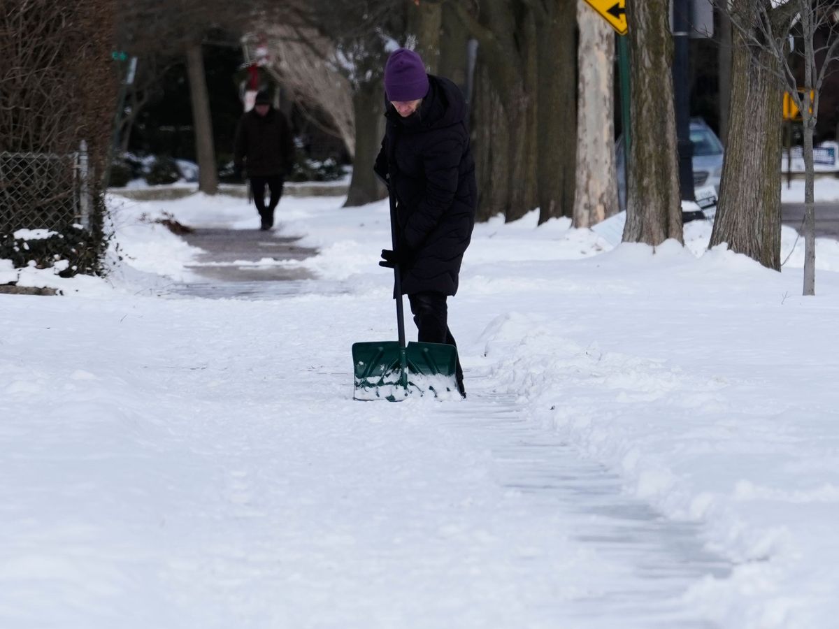 US braced for storms threatening heavy snow and freezing rain