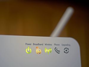Wireless broadband router