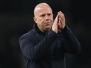 Supporting image for story: Arne Slot felt unable to risk Hugo Ekitike in Fulham draw after scan for striker