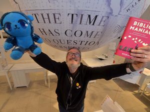 Supporting image for story: Robin Ince wants to share his love of books