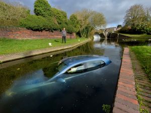 Supporting image for story: Second car dumped in Black Country canal just days after Land Rover pulled out by crane 
