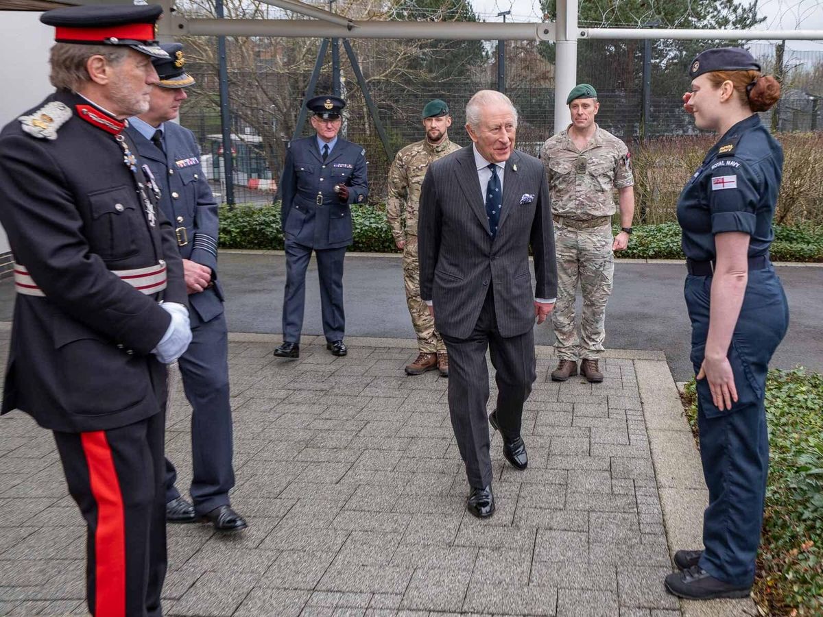 King visits top UK operational military headquarters