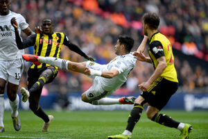 Raul Jimenez of Wolverhampton Wanderers scores a goal to make it 0-2. (AMA)