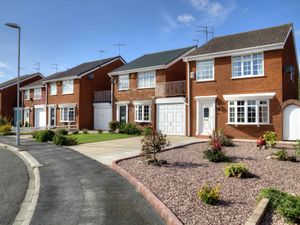 Supporting image for story: Hundreds of new homes in Stafford backed despite concerns