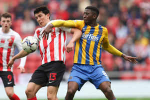 Luke O'Nien of Sunderland and Tyrese Fornah of Shrewsbury Town (AMA)
